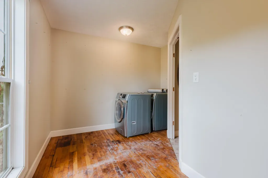 2416 Meador Port Oliver Road Scottsville KY 42164