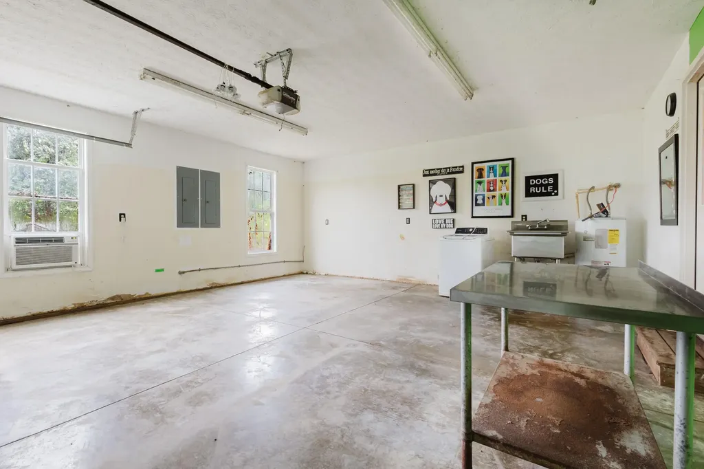 2416 Meador Port Oliver Road Scottsville KY 42164