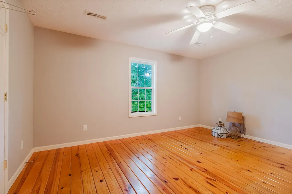 2416 Meador Port Oliver Road Scottsville KY 42164