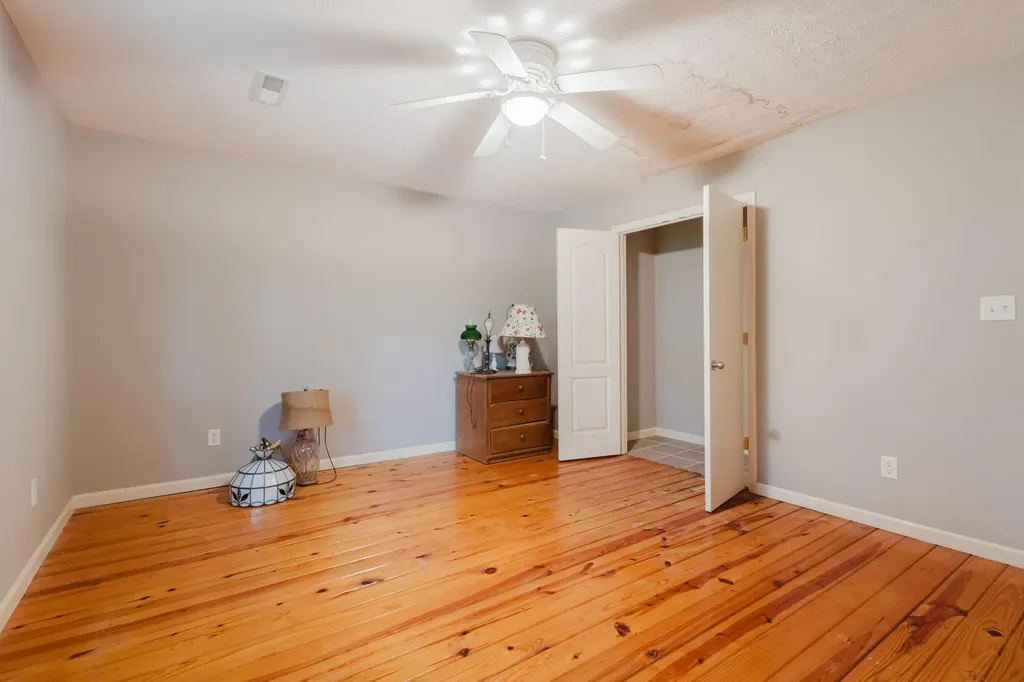 2416 Meador Port Oliver Road Scottsville KY 42164