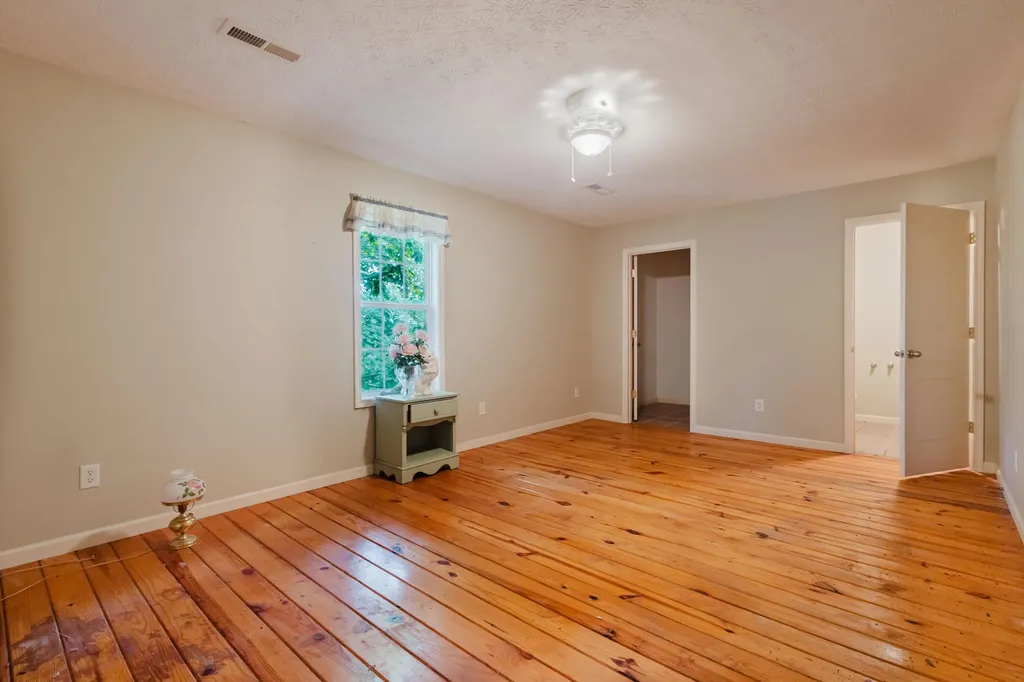 2416 Meador Port Oliver Road Scottsville KY 42164