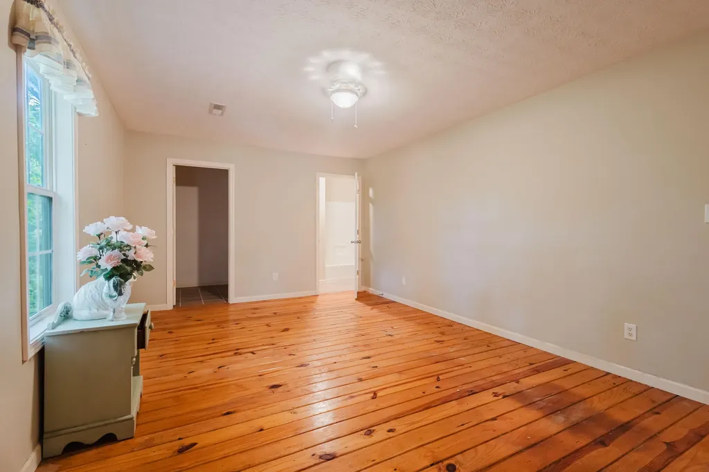 2416 Meador Port Oliver Road Scottsville KY 42164