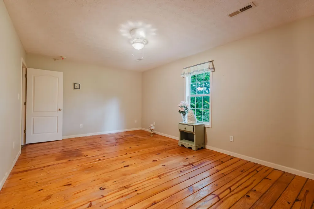2416 Meador Port Oliver Road Scottsville KY 42164