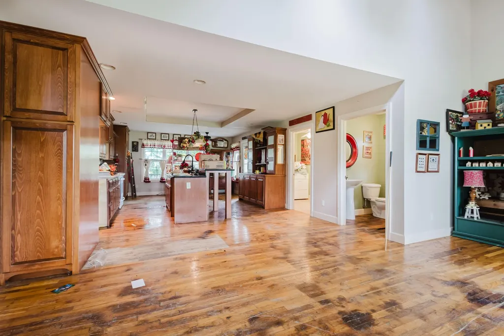 2416 Meador Port Oliver Road Scottsville KY 42164
