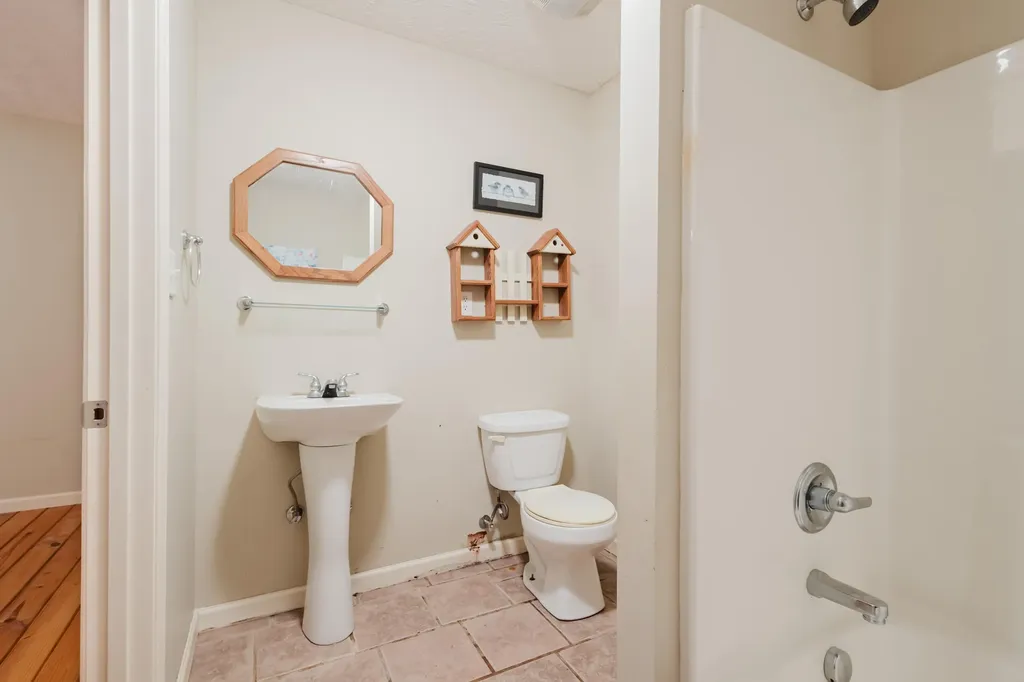 2416 Meador Port Oliver Road Scottsville KY 42164