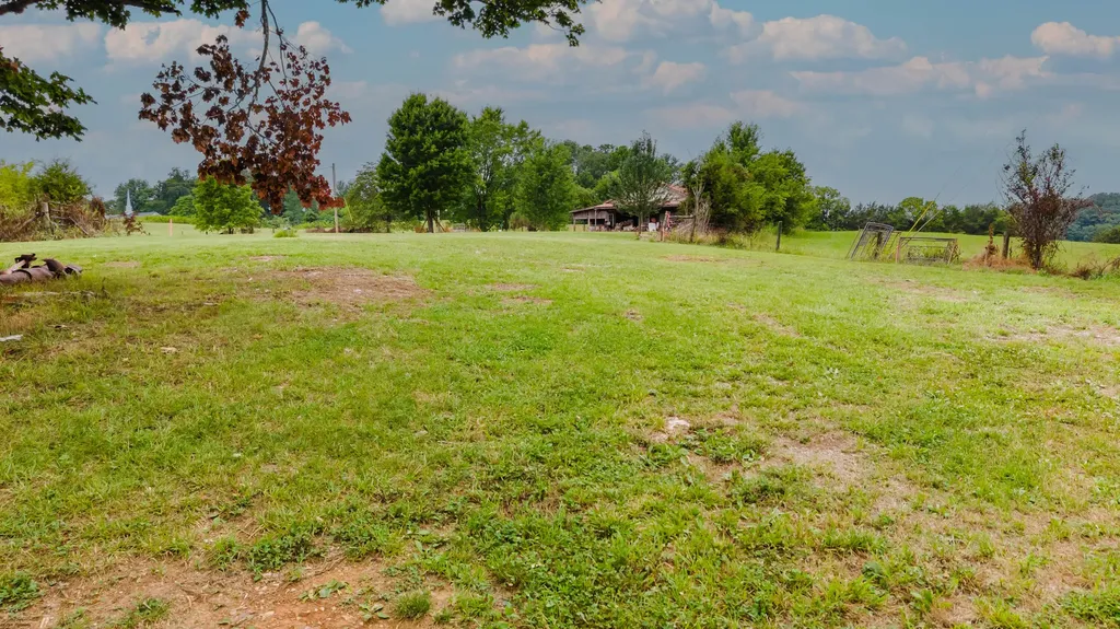 2416 Meador Port Oliver Road Scottsville KY 42164
