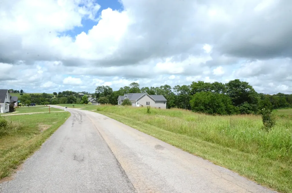 13 Woodridge Drive Lancaster KY 40444