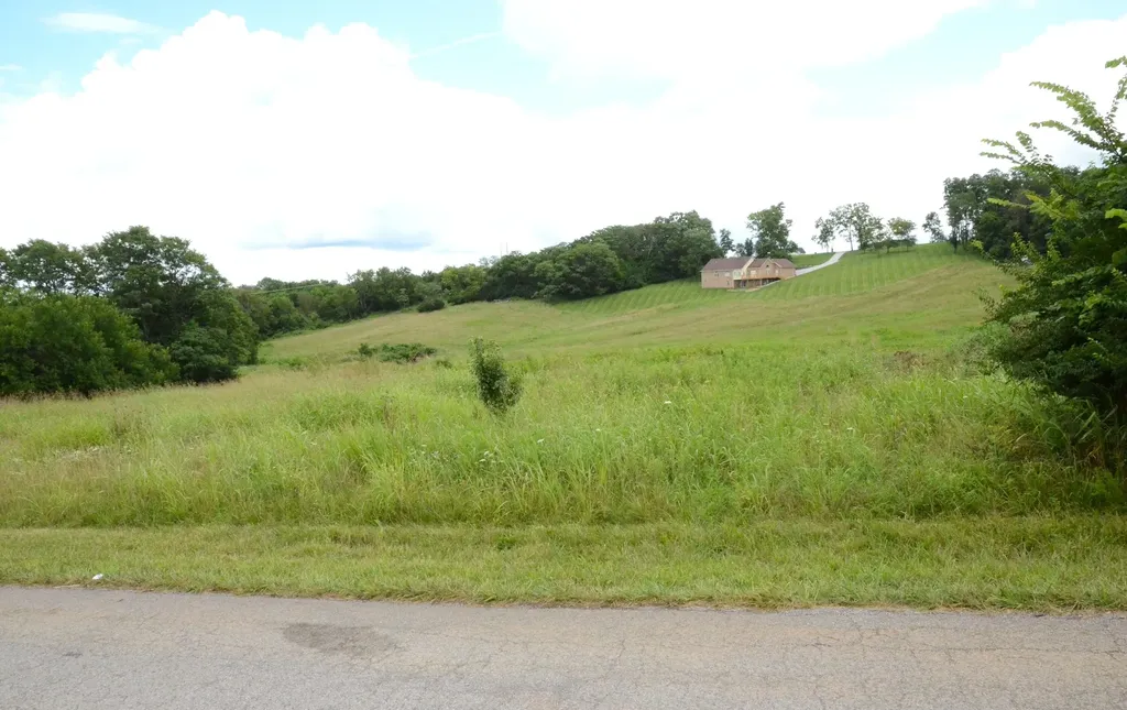 13 Woodridge Drive Lancaster KY 40444