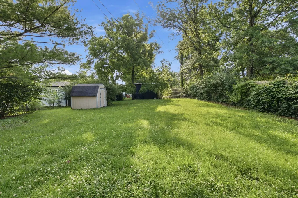 1503 Roanoke Road Lexington KY 40504