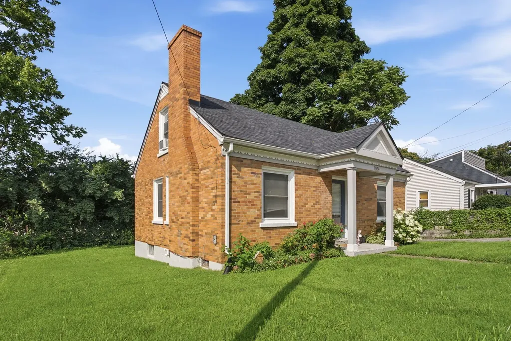 1503 Roanoke Road Lexington KY 40504