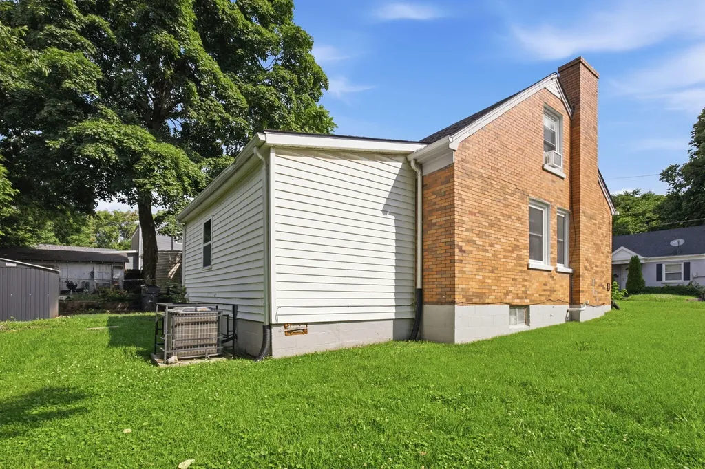 1503 Roanoke Road Lexington KY 40504