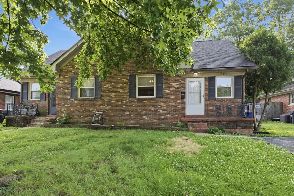 1503 Roanoke Road Lexington KY 40504