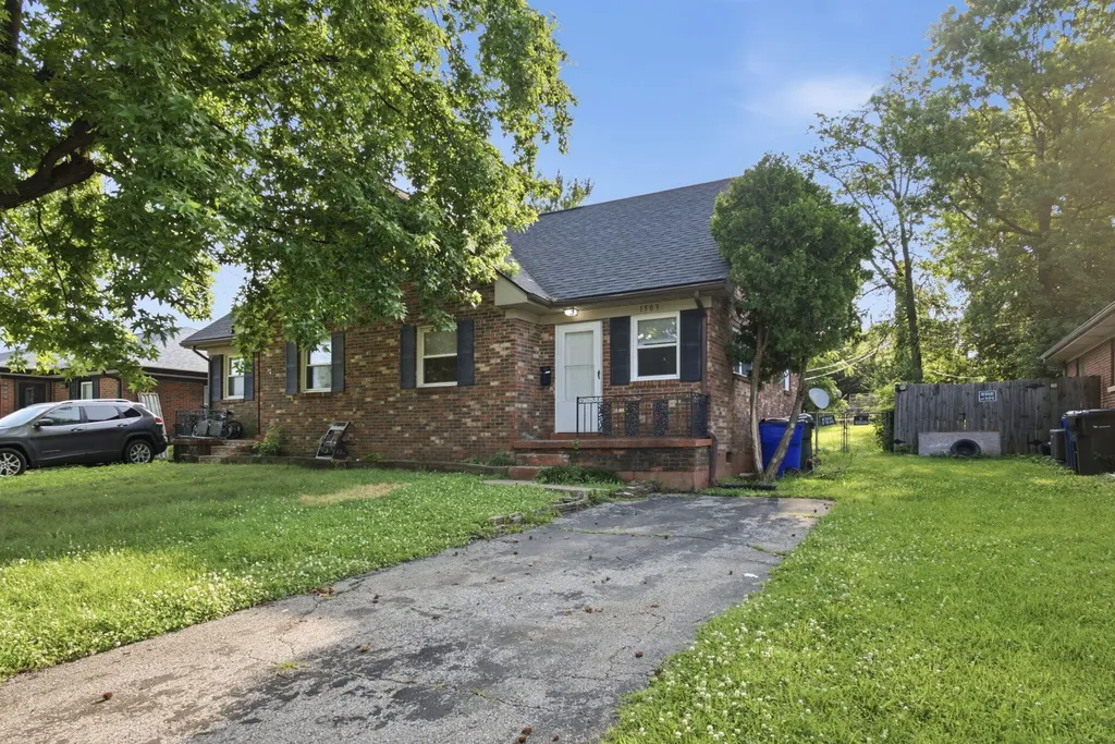 1503 Roanoke Road Lexington KY 40504