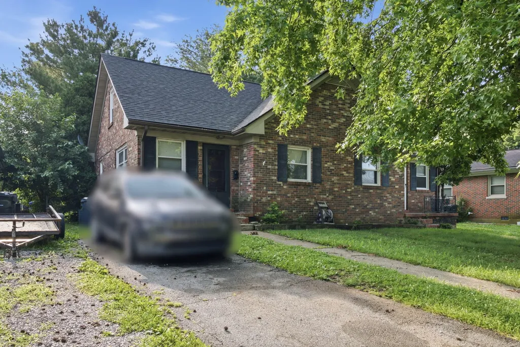 1503 Roanoke Road Lexington KY 40504