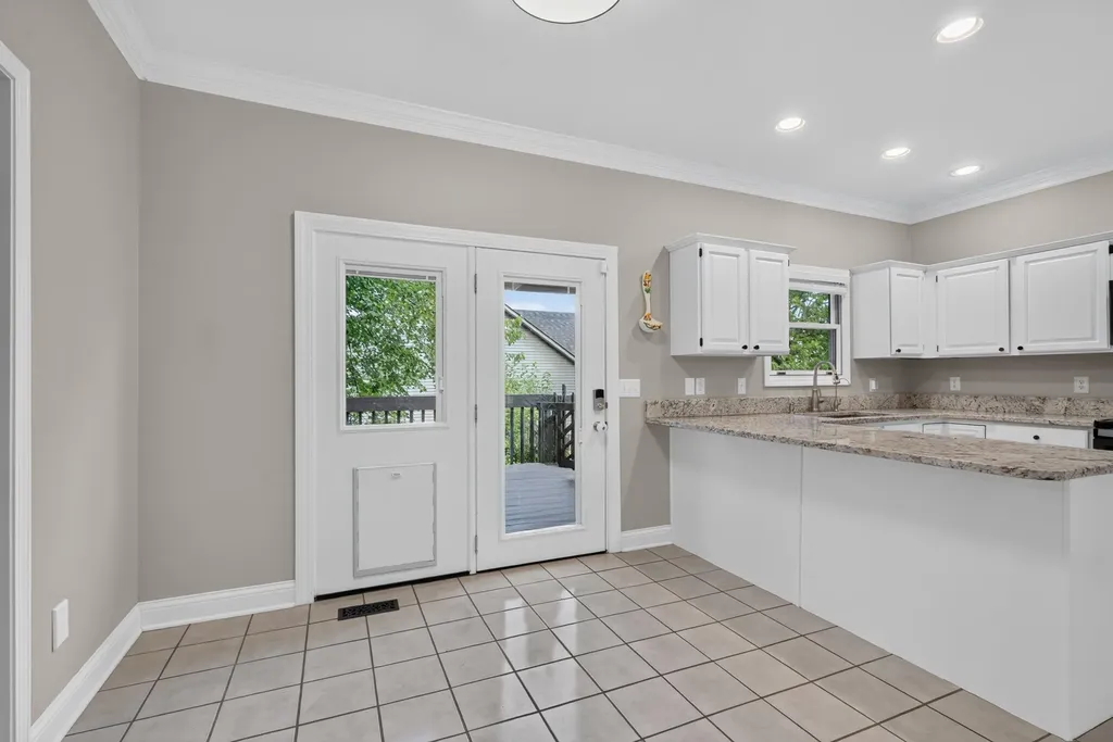 717 Maple Ridge Lane Lexington KY 40509