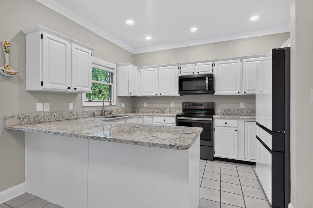 717 Maple Ridge Lane Lexington KY 40509