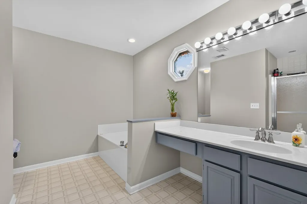 717 Maple Ridge Lane Lexington KY 40509