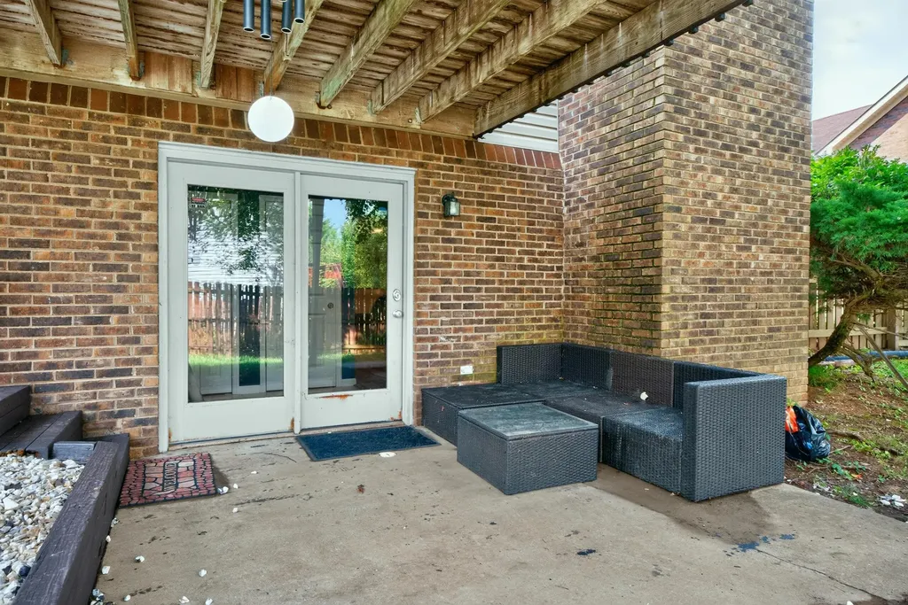 717 Maple Ridge Lane Lexington KY 40509