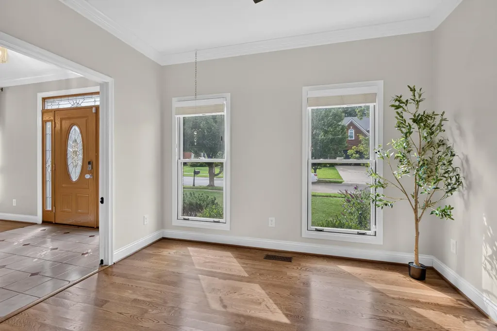 717 Maple Ridge Lane Lexington KY 40509