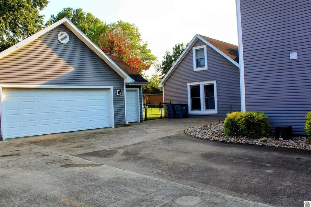 304 Canterbury Drive Mayfield KY 42066