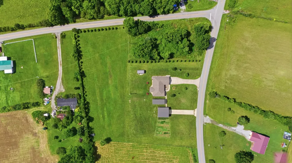 2332 Gaffney Road Crab Orchard KY 40419