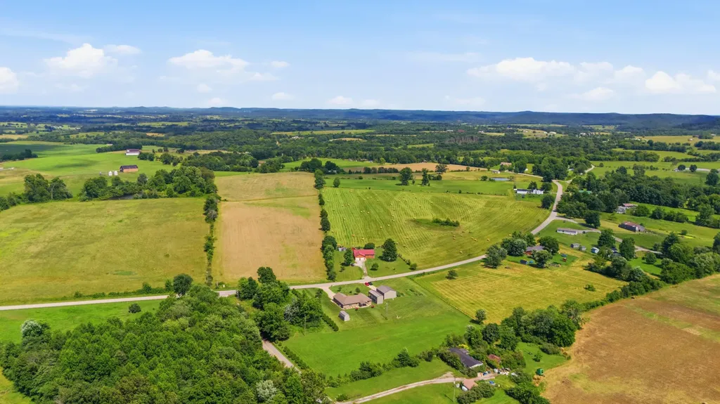 2332 Gaffney Road Crab Orchard KY 40419