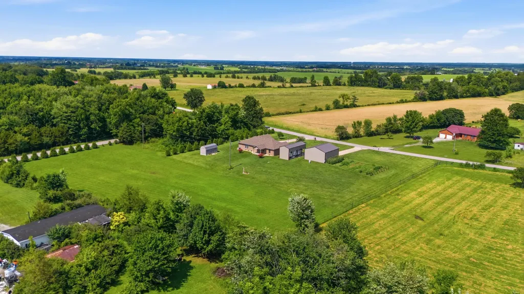 2332 Gaffney Road Crab Orchard KY 40419