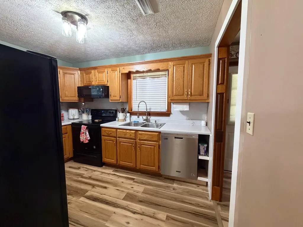 285 Von Linger Lane Stanford KY 40484