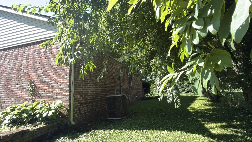 297 White Station Road Berea KY 40403