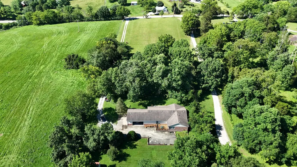 297 White Station Road Berea KY 40403