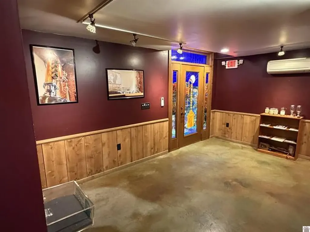 817 Broadway Street Barlow KY 42024