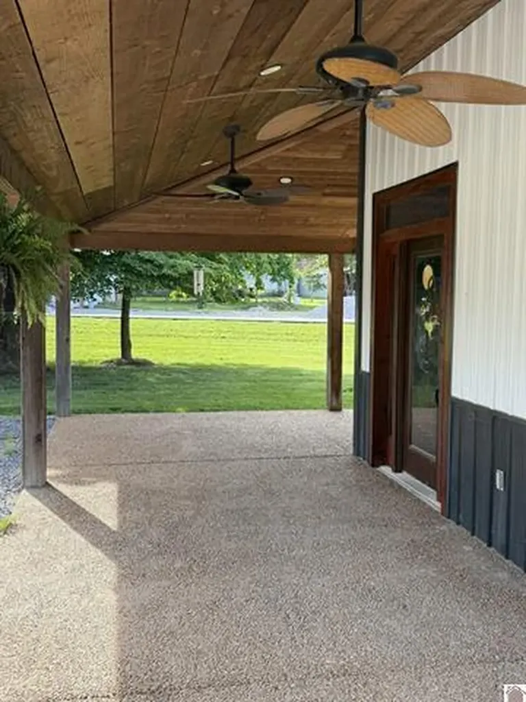 817 Broadway Street Barlow KY 42024