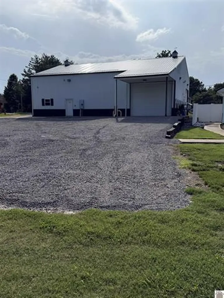 817 Broadway Street Barlow KY 42024