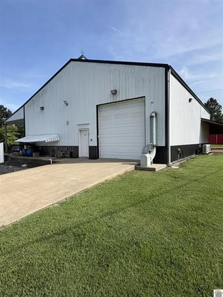 817 Broadway Street Barlow KY 42024