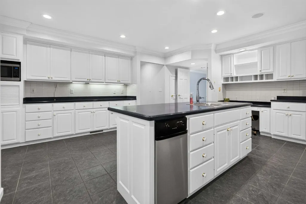 145 Woodland Drive Somerset KY 42501