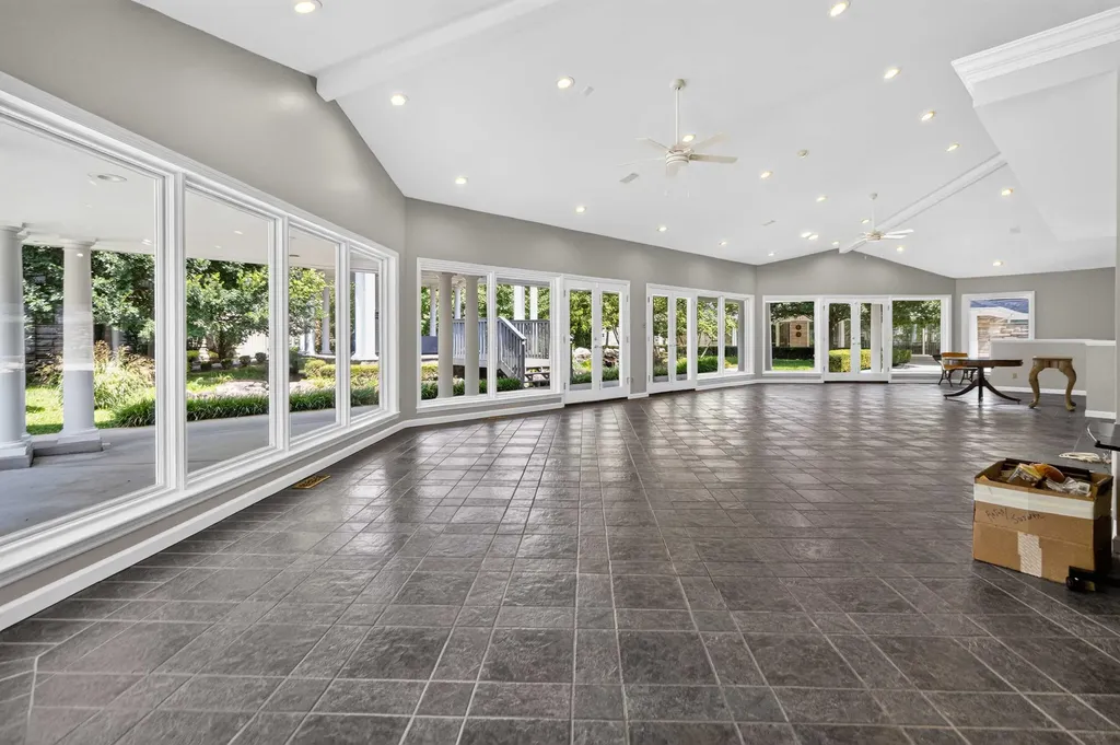 145 Woodland Drive Somerset KY 42501