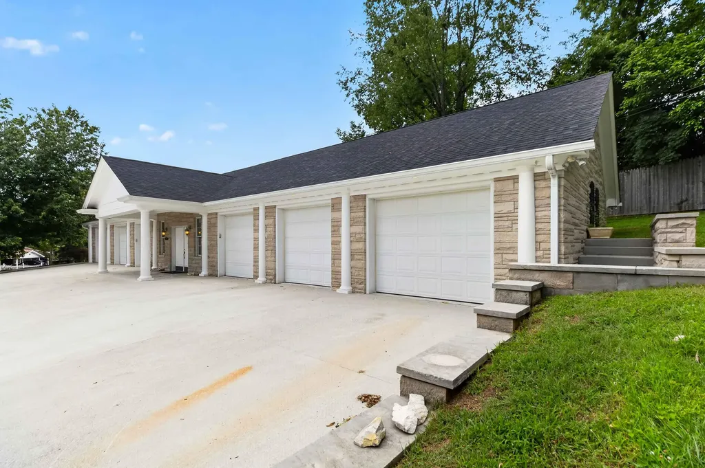 145 Woodland Drive Somerset KY 42501