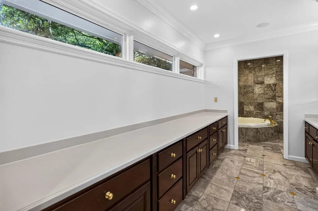 145 Woodland Drive Somerset KY 42501