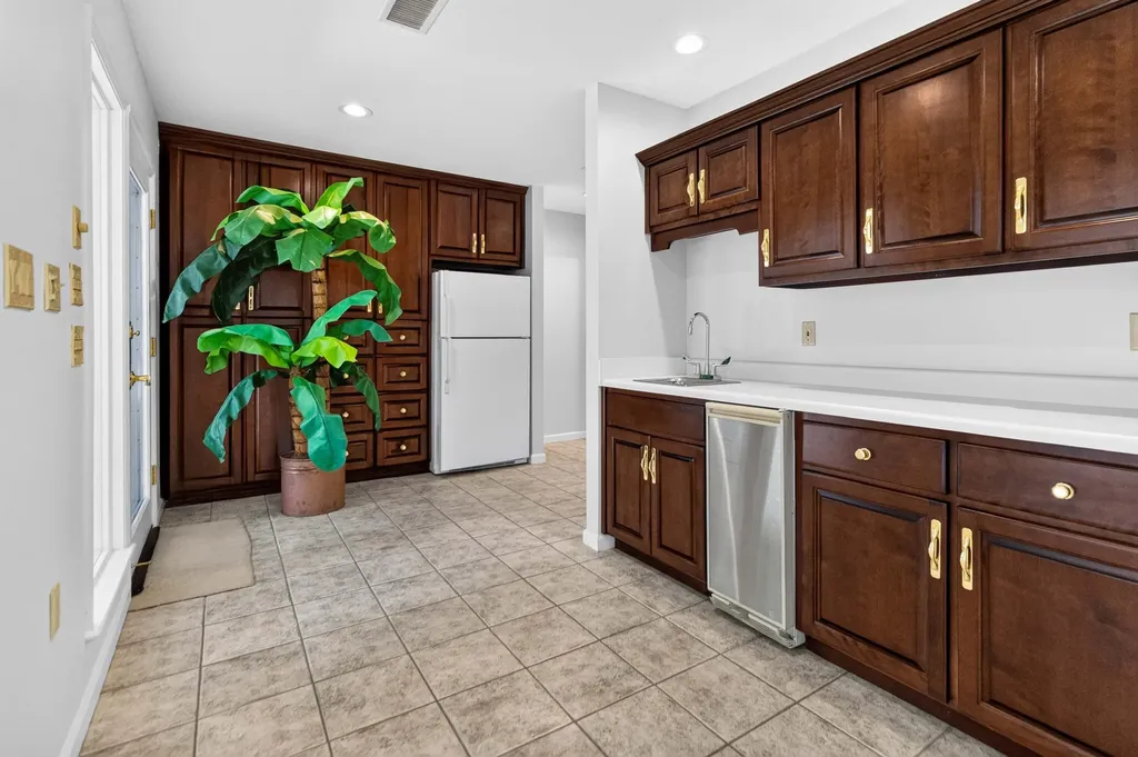 145 Woodland Drive Somerset KY 42501