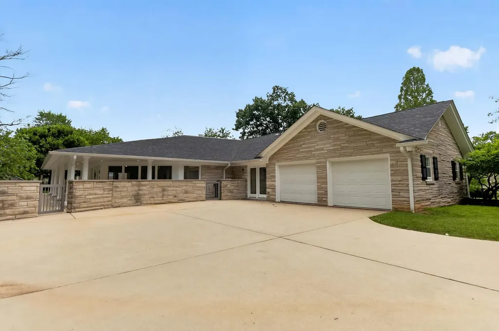 145 Woodland Drive Somerset KY 42501