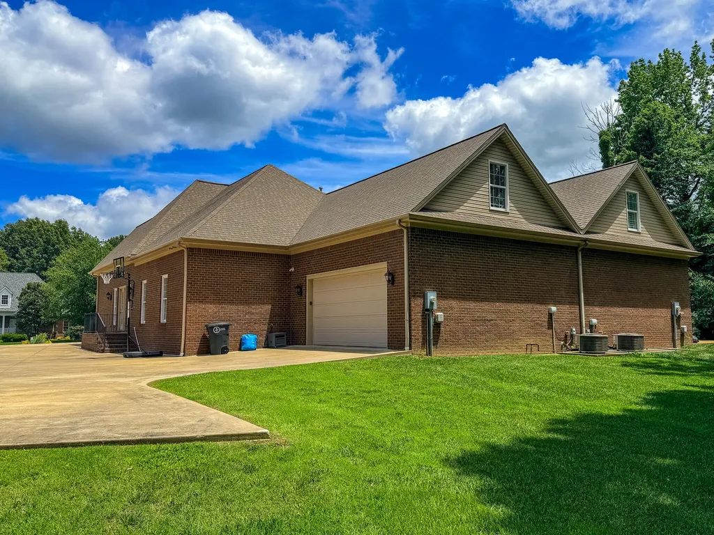 140 Pheasant Run Paducah KY 42001