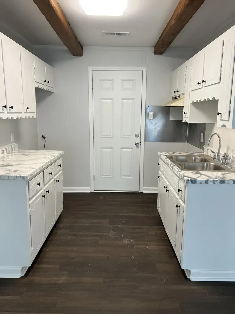 1810 S Main Street Hopkinsville KY 42240