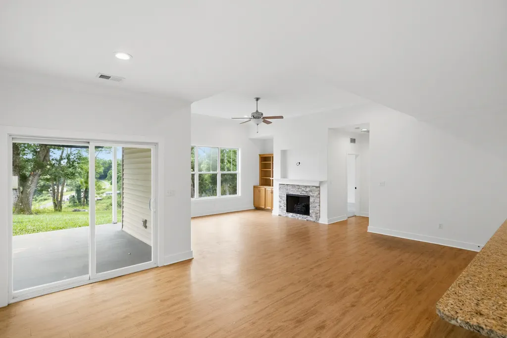 370 Persimmon Way Harrodsburg KY 40330
