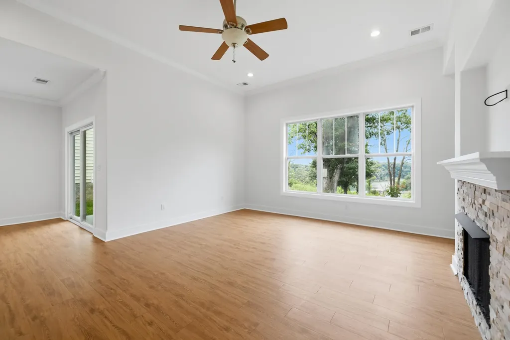 370 Persimmon Way Harrodsburg KY 40330