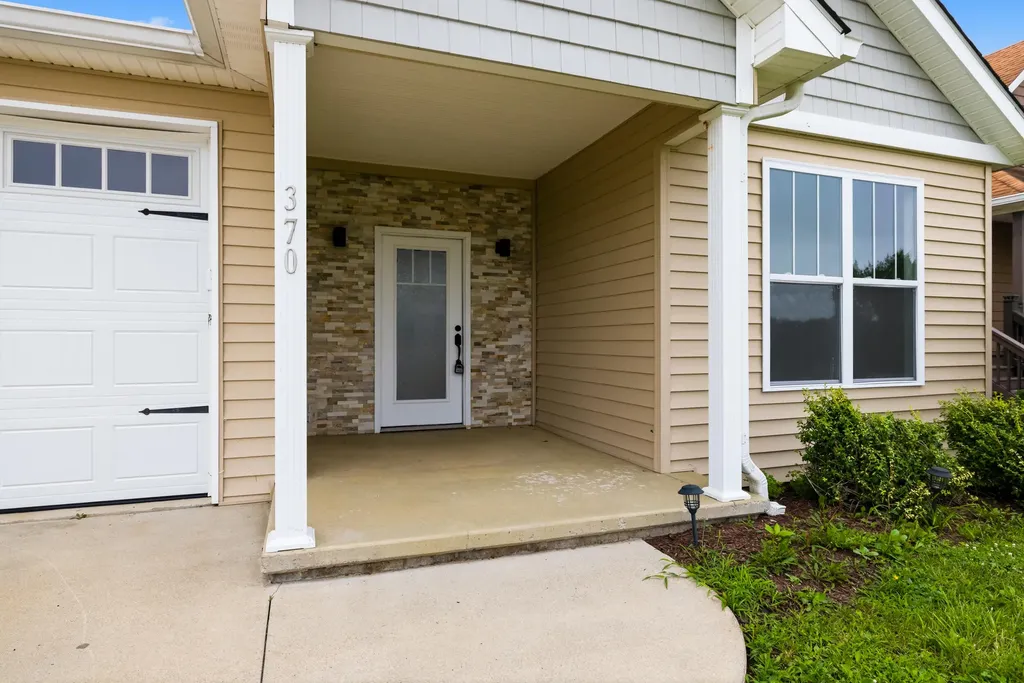 370 Persimmon Way Harrodsburg KY 40330