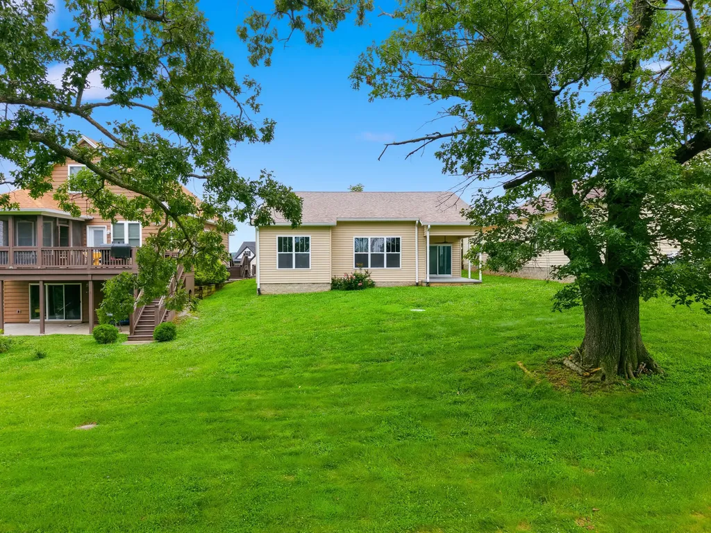370 Persimmon Way Harrodsburg KY 40330
