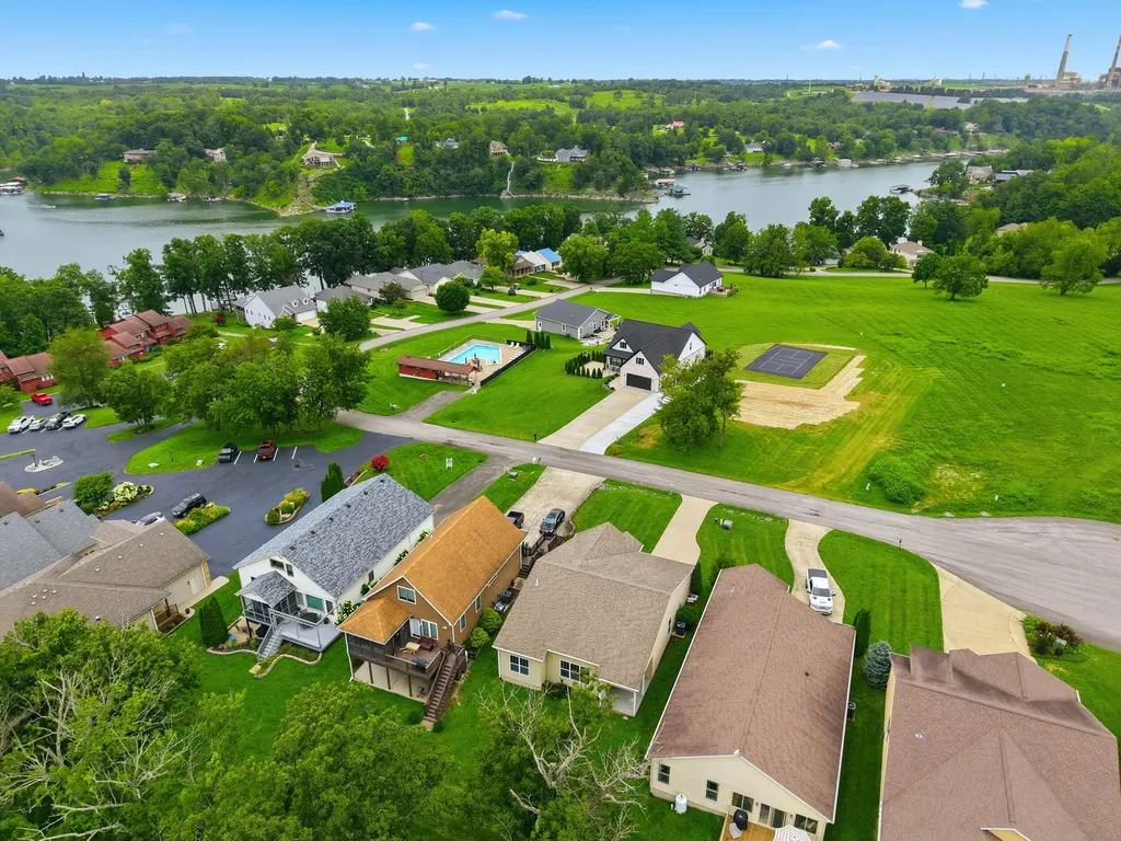 370 Persimmon Way Harrodsburg KY 40330