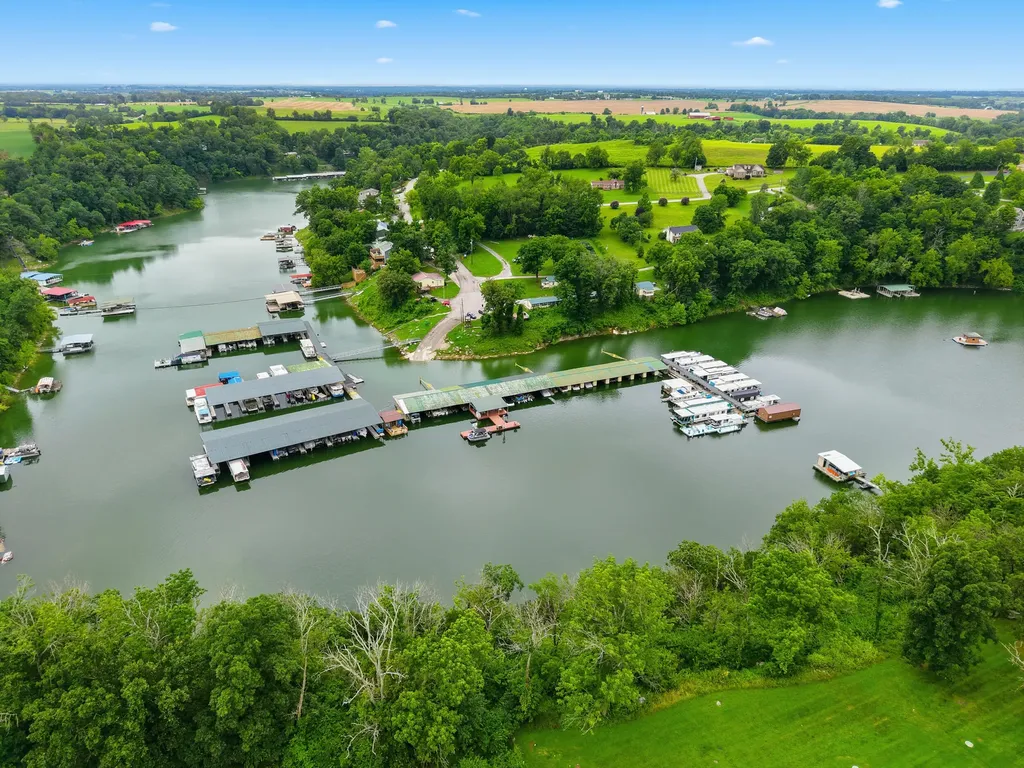 370 Persimmon Way Harrodsburg KY 40330