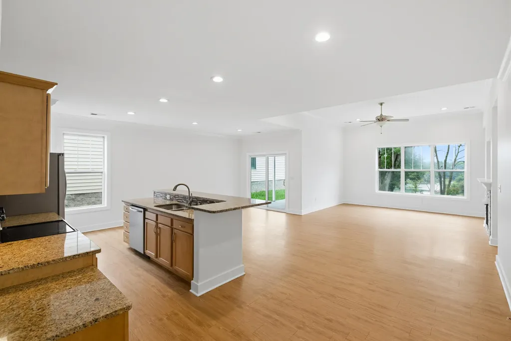 370 Persimmon Way Harrodsburg KY 40330