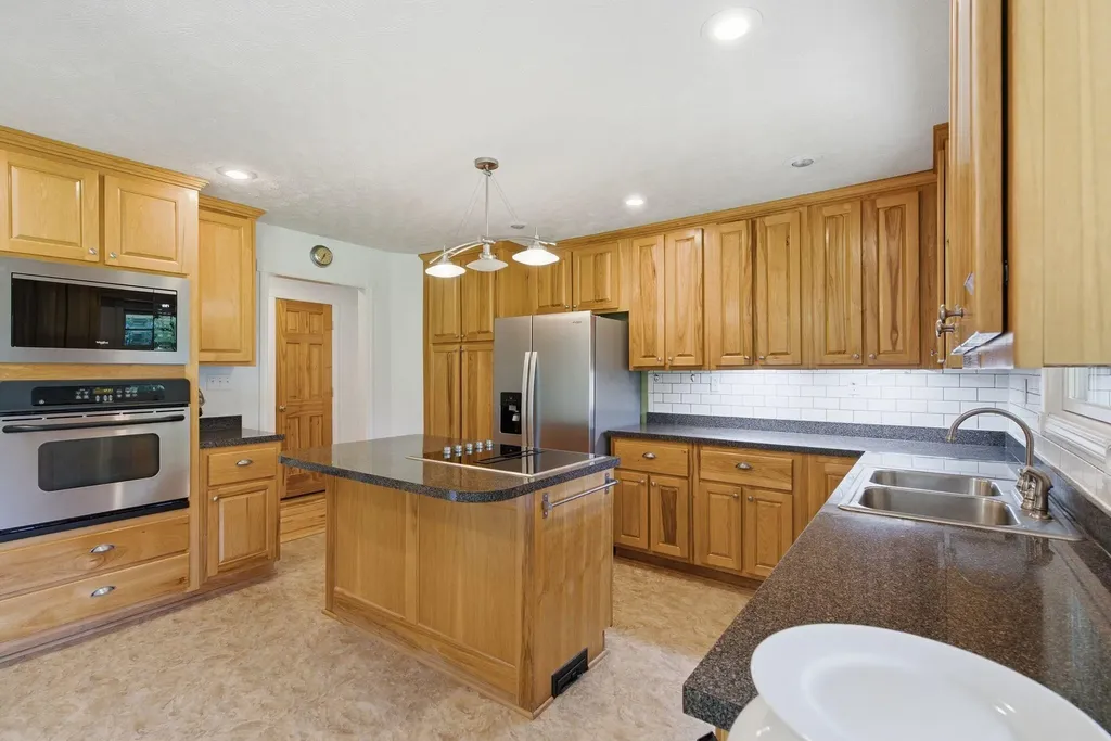 1077 Hammonds Creek Road Lawrenceburg KY 40342